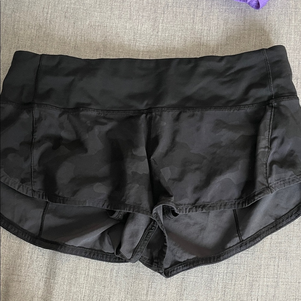 Lululemon black camouflage shorts size 4